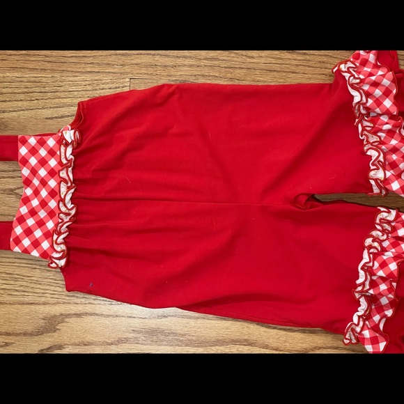 A beautiful christmas jumper. The size is 9 months but I found it to run large. - Picture 2 of 11